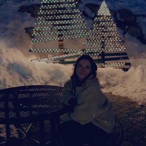 Meet your Posher, Camille